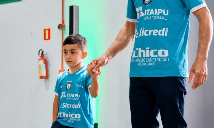 CARAMURU FUTEBOL CLUBE APRESENTA NOVOS UNIFORMES E REFORÇA PROJETO QUE VAI ALÉM DO FUTEBOL