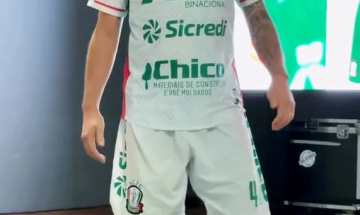 CARAMURU FUTEBOL CLUBE APRESENTA NOVOS UNIFORMES E REFORÇA PROJETO QUE VAI ALÉM DO FUTEBOL