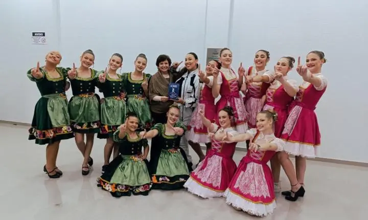  CIA MUNICIPAL DE DANÇA DE MISSAL CONQUISTA 1º LUGAR NO 11º TOLEDO EM DANÇA
