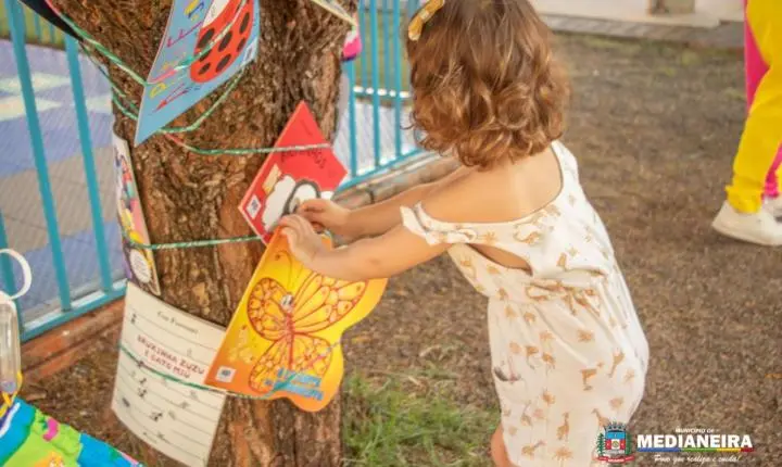 CMEI MOACIR MICHELETTO PROMOVE DIA ESPECIAL DE LEITURA EM MEDIANEIRA