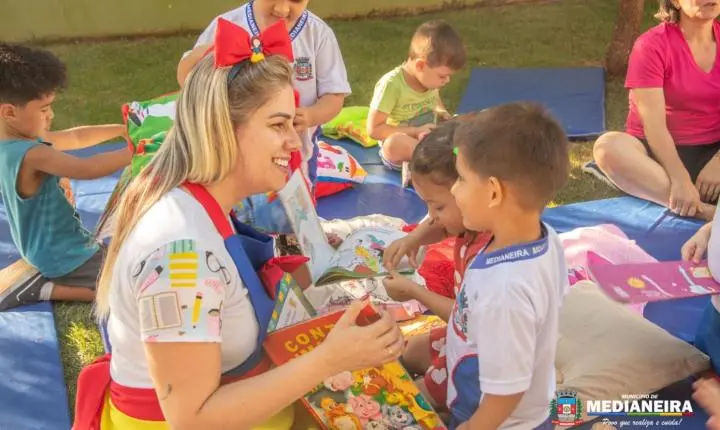 CMEI MOACIR MICHELETTO PROMOVE DIA ESPECIAL DE LEITURA EM MEDIANEIRA