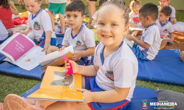 CMEI MOACIR MICHELETTO PROMOVE DIA ESPECIAL DE LEITURA EM MEDIANEIRA