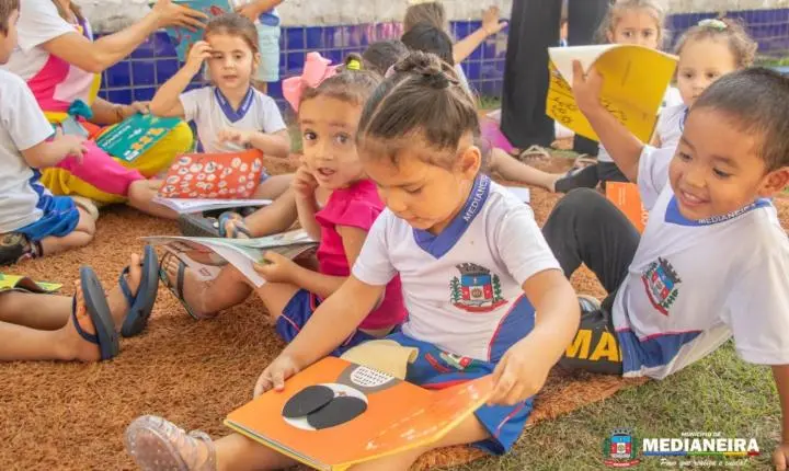 CMEI MOACIR MICHELETTO PROMOVE DIA ESPECIAL DE LEITURA EM MEDIANEIRA