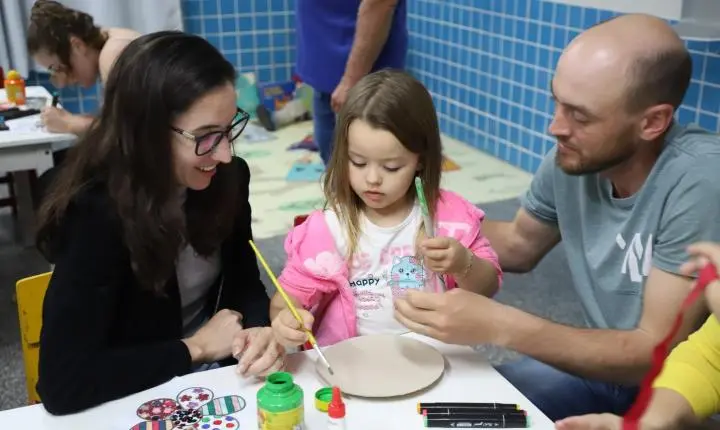 CMEIGI ENCERRA SEMANA DA CRIANÇA COM A 2ª NOITE DA FAMÍLIA EM ITAIPULÂNDIA