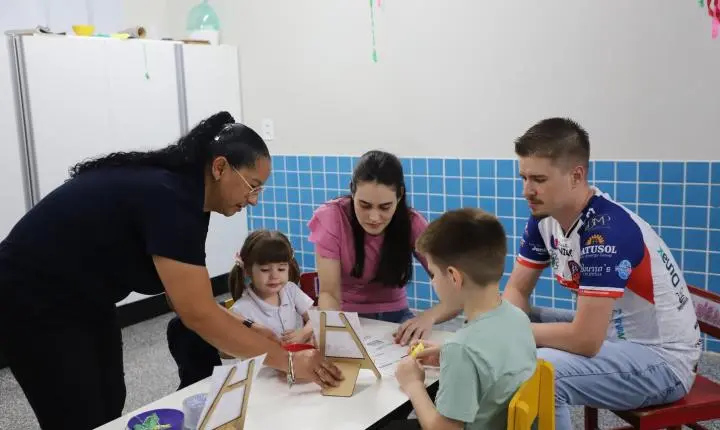 CMEIGI ENCERRA SEMANA DA CRIANÇA COM A 2ª NOITE DA FAMÍLIA EM ITAIPULÂNDIA