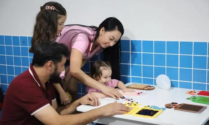 CMEIGI ENCERRA SEMANA DA CRIANÇA COM A 2ª NOITE DA FAMÍLIA EM ITAIPULÂNDIA