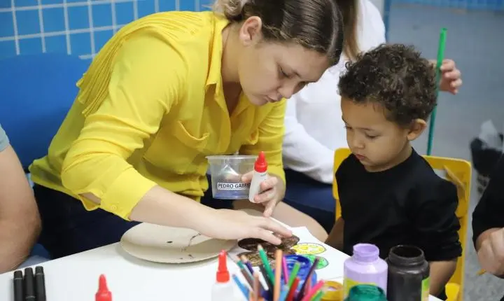 CMEIGI ENCERRA SEMANA DA CRIANÇA COM A 2ª NOITE DA FAMÍLIA EM ITAIPULÂNDIA