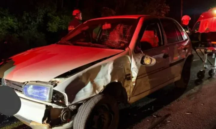 COLISÃO ENTRE CARRO E MOTOCICLETA DEIXA DOIS FERIDOS GRAVES NA PR-317, EM SANTA HELENA