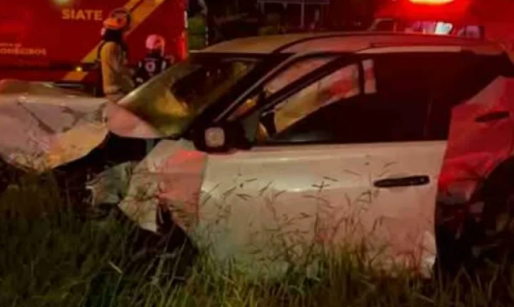 COLISÃO ENVOLVENDO TRÊS VEÍCULOS DEIXA FERIDOS EM CASCAVEL