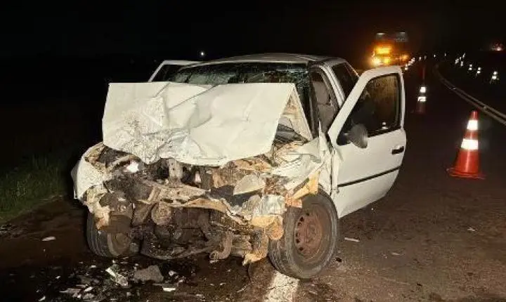 COLISÃO FRONTAL DEIXA DOIS MORTOS E DOIS FERIDOS GRAVES EM CÉU AZUL