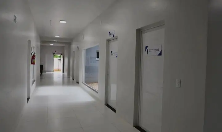 COM INVESTIMENTO DE R$ 9,3 MILHÕES, CENTRO DE SAÚDE GENI TEREZINHA BASSO ESTÁ EM PLENO FUNCIONAMENTO EM ITAIPULÂNDIA