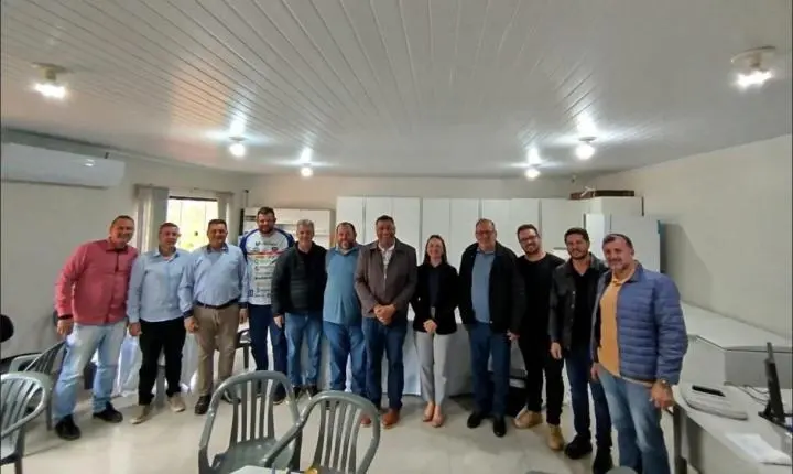 COMITIVA DE ITAIPULÂNDIA REALIZA VISITA INSTITUCIONAL A RAMILÂNDIA PARA TROCA DE EXPERIÊNCIAS
