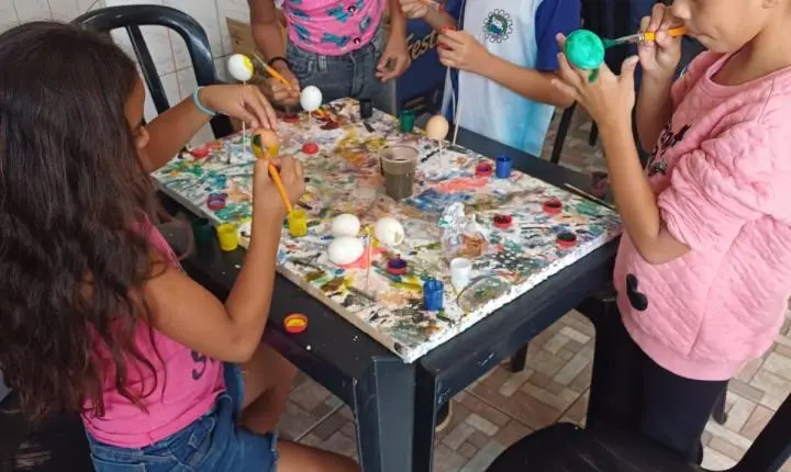 CRAS DE ITAIPULÂNDIA PROMOVE ATIVIDADE DE PÁSCOA COM CRIANÇAS E ADOLESCENTES DO SCFV