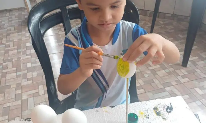 CRAS DE ITAIPULÂNDIA PROMOVE ATIVIDADE DE PÁSCOA COM CRIANÇAS E ADOLESCENTES DO SCFV