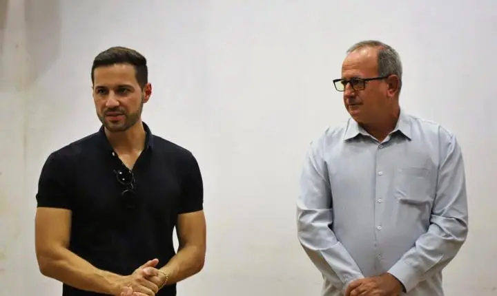 DEPUTADO PAULO LITRO ENTREGA CAMINHÃO CAÇAMBA E ANUNCIA NOVOS RECURSOS PARA ITAIPULÂNDIA