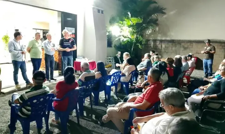 DEPUTADOS ZECA DIRCEU E PROFESSOR LEMOS SE REÚNEM COM APOIADORES EM ITAIPULÂNDIA  