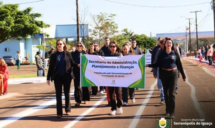 DESFILE DE 7 DE SETEMBRO REÚNE COMUNIDADE E CELEBRA 204 ANOS DA INDEPENDÊNCIA DO BRASIL EM SERRANÓPOLIS DO IGUAÇU