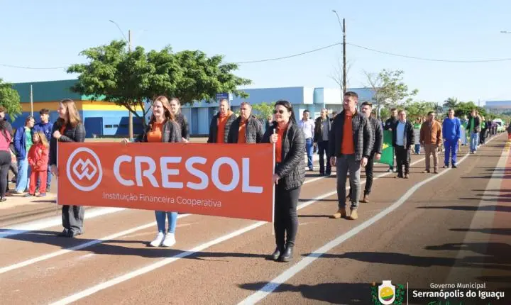DESFILE DE 7 DE SETEMBRO REÚNE COMUNIDADE E CELEBRA 204 ANOS DA INDEPENDÊNCIA DO BRASIL EM SERRANÓPOLIS DO IGUAÇU