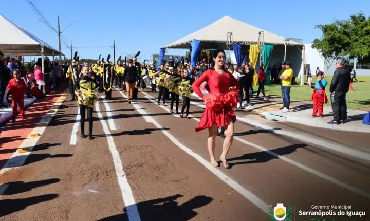 DESFILE DE 7 DE SETEMBRO REÚNE COMUNIDADE E CELEBRA 204 ANOS DA INDEPENDÊNCIA DO BRASIL EM SERRANÓPOLIS DO IGUAÇU