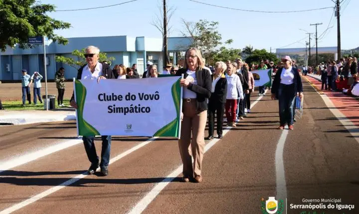 DESFILE DE 7 DE SETEMBRO REÚNE COMUNIDADE E CELEBRA 204 ANOS DA INDEPENDÊNCIA DO BRASIL EM SERRANÓPOLIS DO IGUAÇU