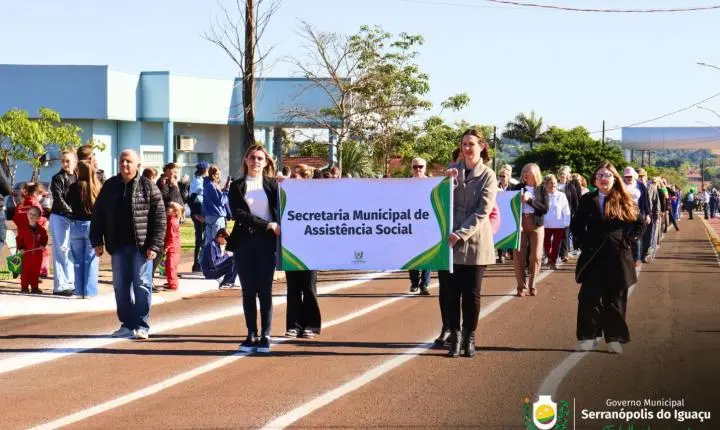 DESFILE DE 7 DE SETEMBRO REÚNE COMUNIDADE E CELEBRA 204 ANOS DA INDEPENDÊNCIA DO BRASIL EM SERRANÓPOLIS DO IGUAÇU