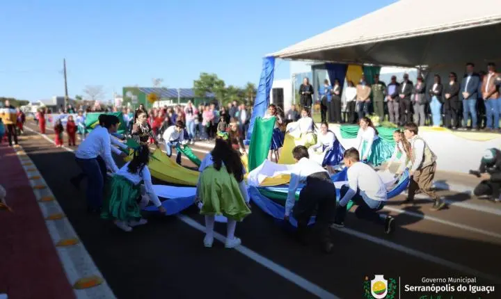 DESFILE DE 7 DE SETEMBRO REÚNE COMUNIDADE E CELEBRA 204 ANOS DA INDEPENDÊNCIA DO BRASIL EM SERRANÓPOLIS DO IGUAÇU
