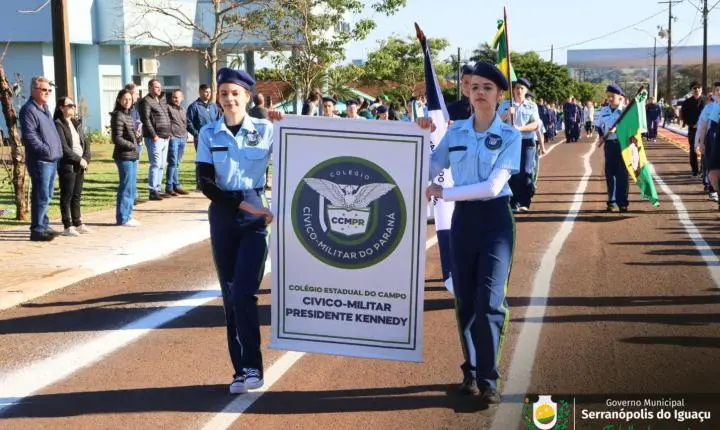 DESFILE DE 7 DE SETEMBRO REÚNE COMUNIDADE E CELEBRA 204 ANOS DA INDEPENDÊNCIA DO BRASIL EM SERRANÓPOLIS DO IGUAÇU