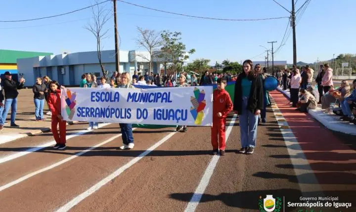 DESFILE DE 7 DE SETEMBRO REÚNE COMUNIDADE E CELEBRA 204 ANOS DA INDEPENDÊNCIA DO BRASIL EM SERRANÓPOLIS DO IGUAÇU