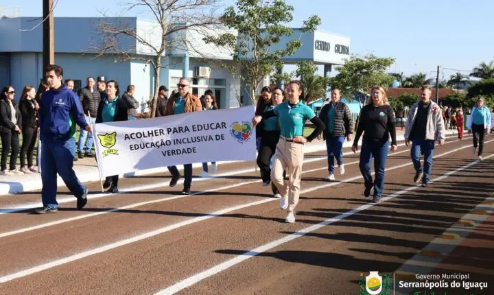DESFILE DE 7 DE SETEMBRO REÚNE COMUNIDADE E CELEBRA 204 ANOS DA INDEPENDÊNCIA DO BRASIL EM SERRANÓPOLIS DO IGUAÇU
