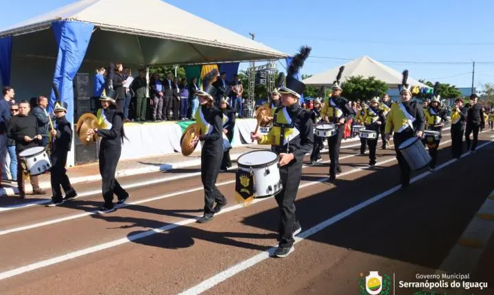DESFILE DE 7 DE SETEMBRO REÚNE COMUNIDADE E CELEBRA 204 ANOS DA INDEPENDÊNCIA DO BRASIL EM SERRANÓPOLIS DO IGUAÇU