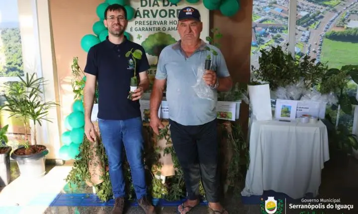 DIA DA ÁRVORE É MARCADO COM DISTRIBUIÇÃO GRATUITA DE MUDAS EM SERRANÓPOLIS DO IGUAÇU