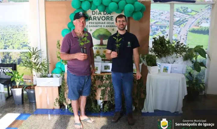DIA DA ÁRVORE É MARCADO COM DISTRIBUIÇÃO GRATUITA DE MUDAS EM SERRANÓPOLIS DO IGUAÇU