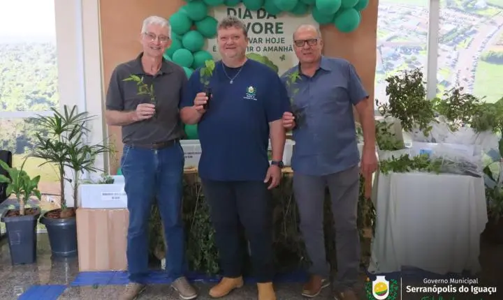 DIA DA ÁRVORE É MARCADO COM DISTRIBUIÇÃO GRATUITA DE MUDAS EM SERRANÓPOLIS DO IGUAÇU