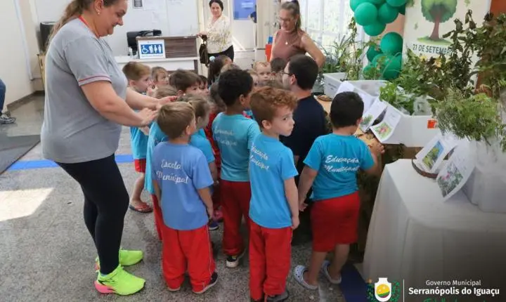 DIA DA ÁRVORE É MARCADO COM DISTRIBUIÇÃO GRATUITA DE MUDAS EM SERRANÓPOLIS DO IGUAÇU