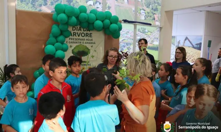 DIA DA ÁRVORE É MARCADO COM DISTRIBUIÇÃO GRATUITA DE MUDAS EM SERRANÓPOLIS DO IGUAÇU