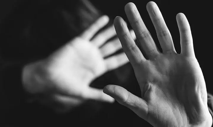 DISCUSSÃO ENTRE CASAL TERMINA EM AGRESSÃO NO CENTRO DE SÃO MIGUEL DO IGUAÇU