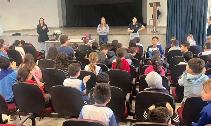 EEAP PROMOVE PALESTRAS SOBRE BULLYING E CYBERBULLYING NAS ESCOLAS DE ITAIPULÂNDIA