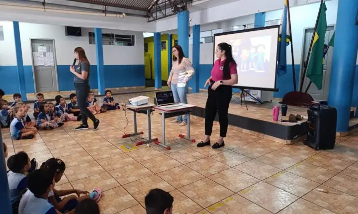EEAP PROMOVE PALESTRAS SOBRE BULLYING E CYBERBULLYING NAS ESCOLAS DE ITAIPULÂNDIA