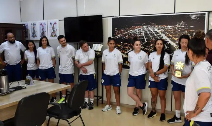 EQUIPE FEMININA DE FUTSAL DE SÃO MIGUEL DO IGUAÇU CONQUISTA TÍTULO DA FASE REGIONAL DOS JOGOS ABERTOS DO PARANÁ