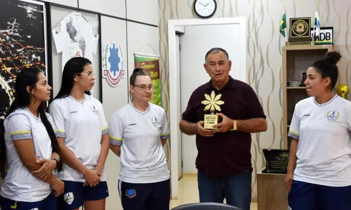 EQUIPE FEMININA DE FUTSAL DE SÃO MIGUEL DO IGUAÇU CONQUISTA TÍTULO DA FASE REGIONAL DOS JOGOS ABERTOS DO PARANÁ