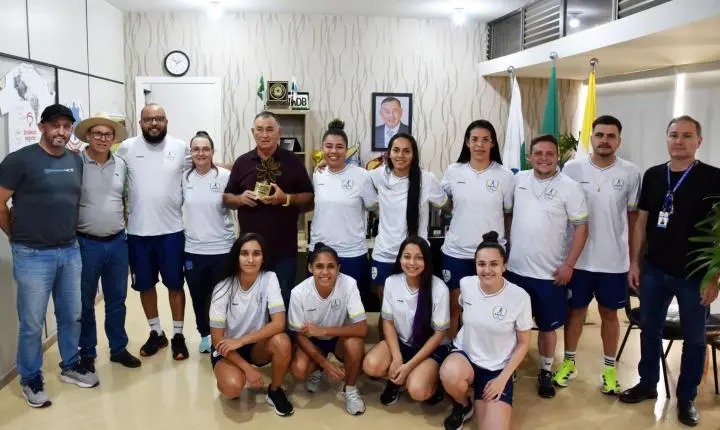 EQUIPE FEMININA DE FUTSAL DE SÃO MIGUEL DO IGUAÇU CONQUISTA TÍTULO DA FASE REGIONAL DOS JOGOS ABERTOS DO PARANÁ