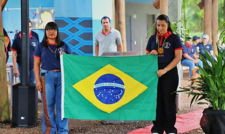 ESCOLA ESTADUAL ARANDU RENDA REALIZA ABERTURA DA 8ª SEMANA CULTURAL INDÍGENA EM ITAIPULÂNDIA