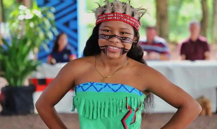ESCOLA ESTADUAL ARANDU RENDA REALIZA ABERTURA DA 8ª SEMANA CULTURAL INDÍGENA EM ITAIPULÂNDIA