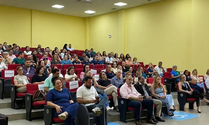 ESCOLA MUNICIPAL RONDÔNIA DE ITAIPULÂNDIA RECEBE KIT TECNOLÓGICO PELO PROGRAMA INDICA PARANÁ