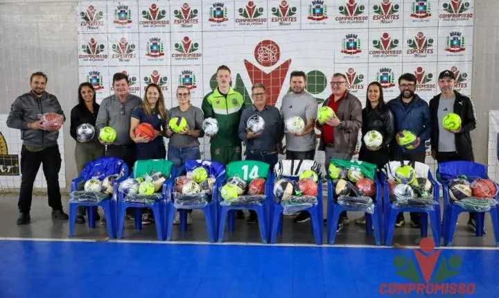 ESCOLAS DE MISSAL RECEBEM KITS ESPORTIVOS E REFORÇAM INCENTIVO AO ESPORTE