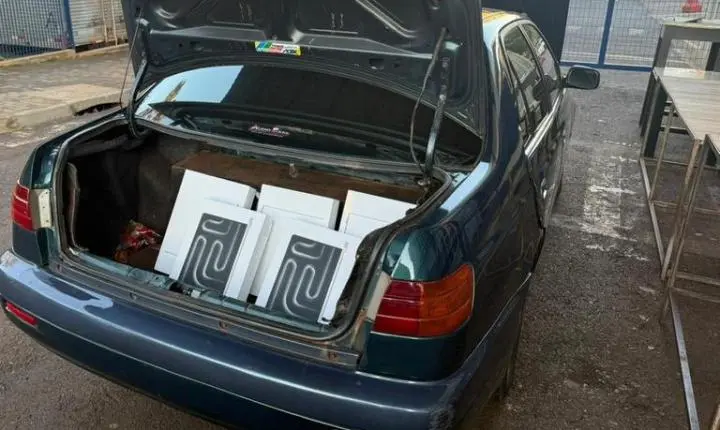 FORÇAS DE SEGURANÇA APREENDEM ELETRÔNICOS ESCONDIDOS EM FUNDO FALSO EM SÃO MIGUEL DO IGUAÇU