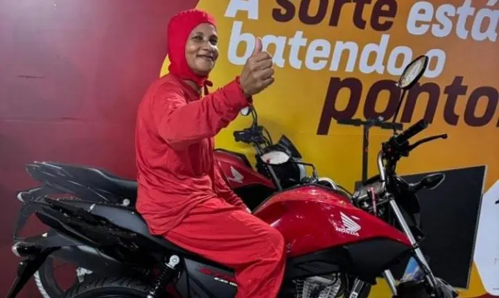 FRIELLA REALIZA SORTEIO E PREMIA COLABORADORES COM MOTOCICLETAS NO DIA DO TRABALHADOR