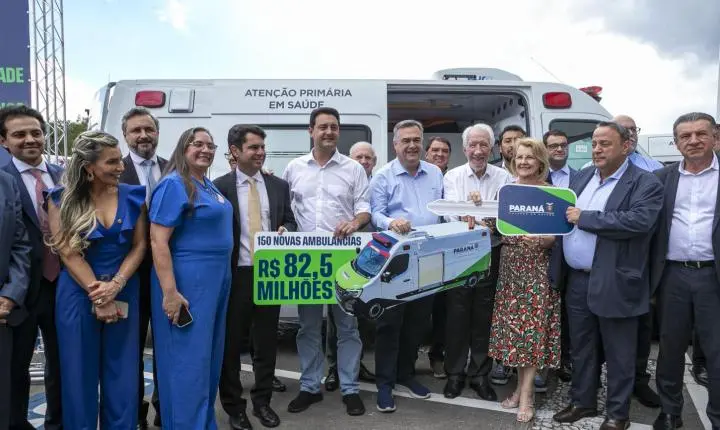 GOVERNADOR ENTREGA 150 AMBULÂNCIAS COM UTIS PARA TODAS AS REGIÕES DO PARANÁ
