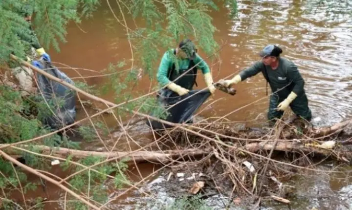 GOVERNO MUNICIPAL DE SÃO MIGUEL INICIA LIMPEZA DOS RIOS COMO AÇÃO PREVENTIVA CONTRA ALAGAMENTOS