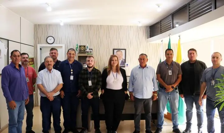 GOVERNO MUNICIPAL DEBATE INVESTIMENTOS EM SANEAMENTO DURANTE REUNIÃO COM REPRESENTANTES DA SANEPAR